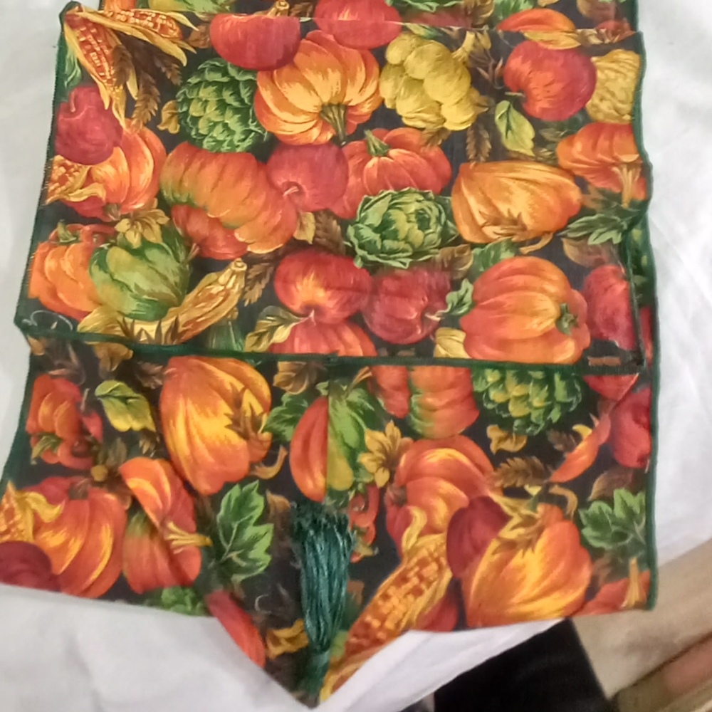 Autumn Table Runner - Picture 4 of 5